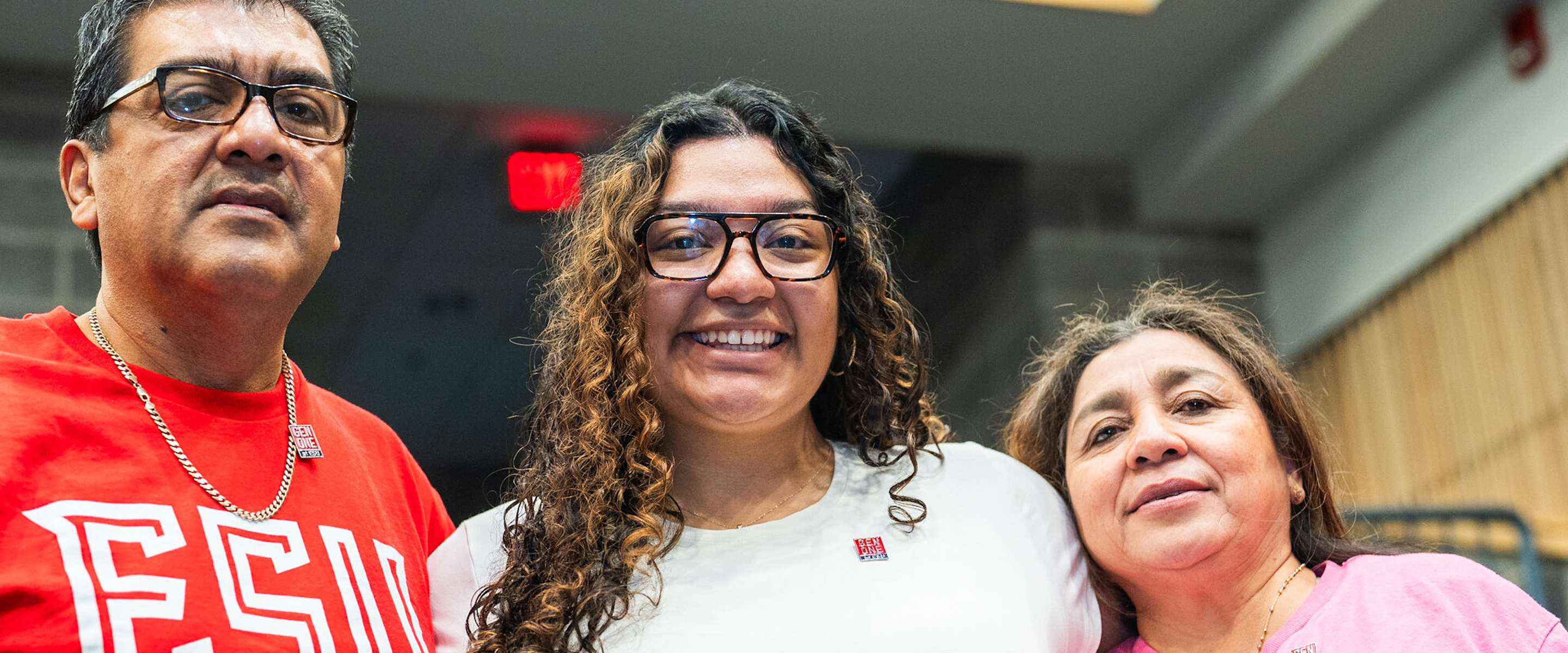Student with her parents